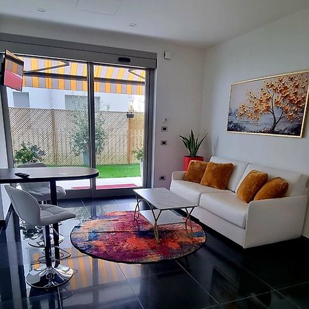 Hotel Rossini 4S Линяно Сабиадоро Екстериор снимка