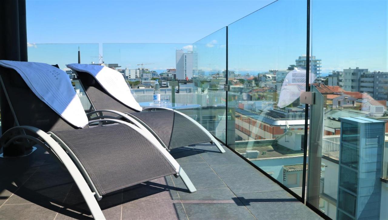 Hotel Rossini 4S Линяно Сабиадоро Екстериор снимка