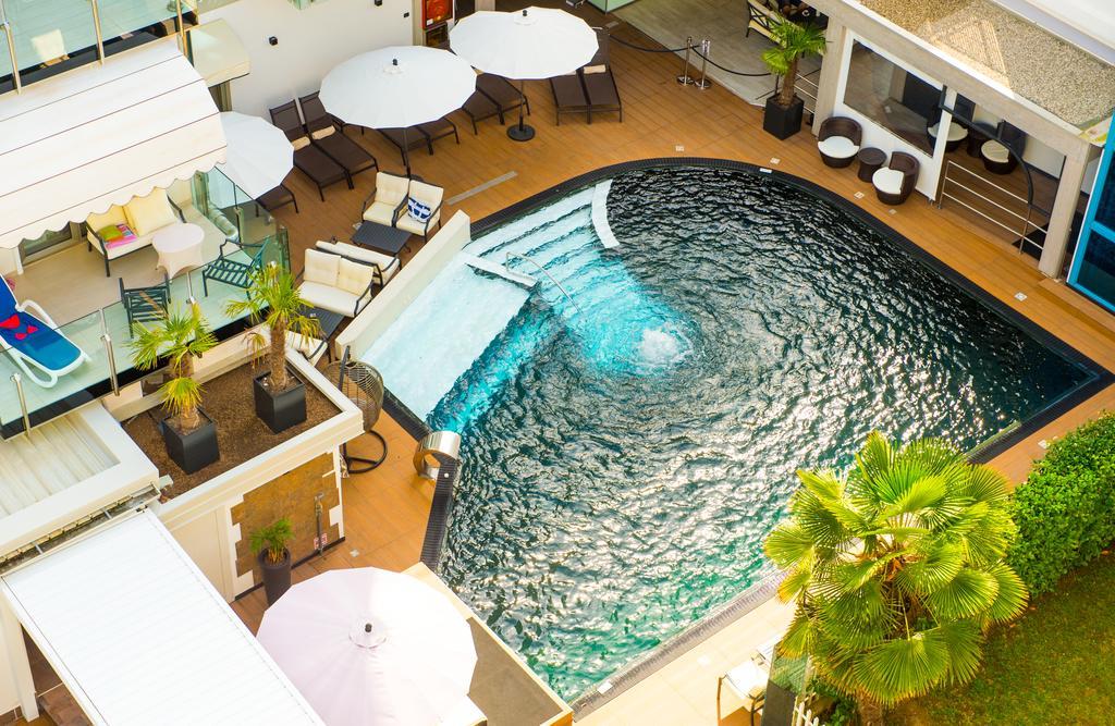 Hotel Rossini 4S Линяно Сабиадоро Екстериор снимка