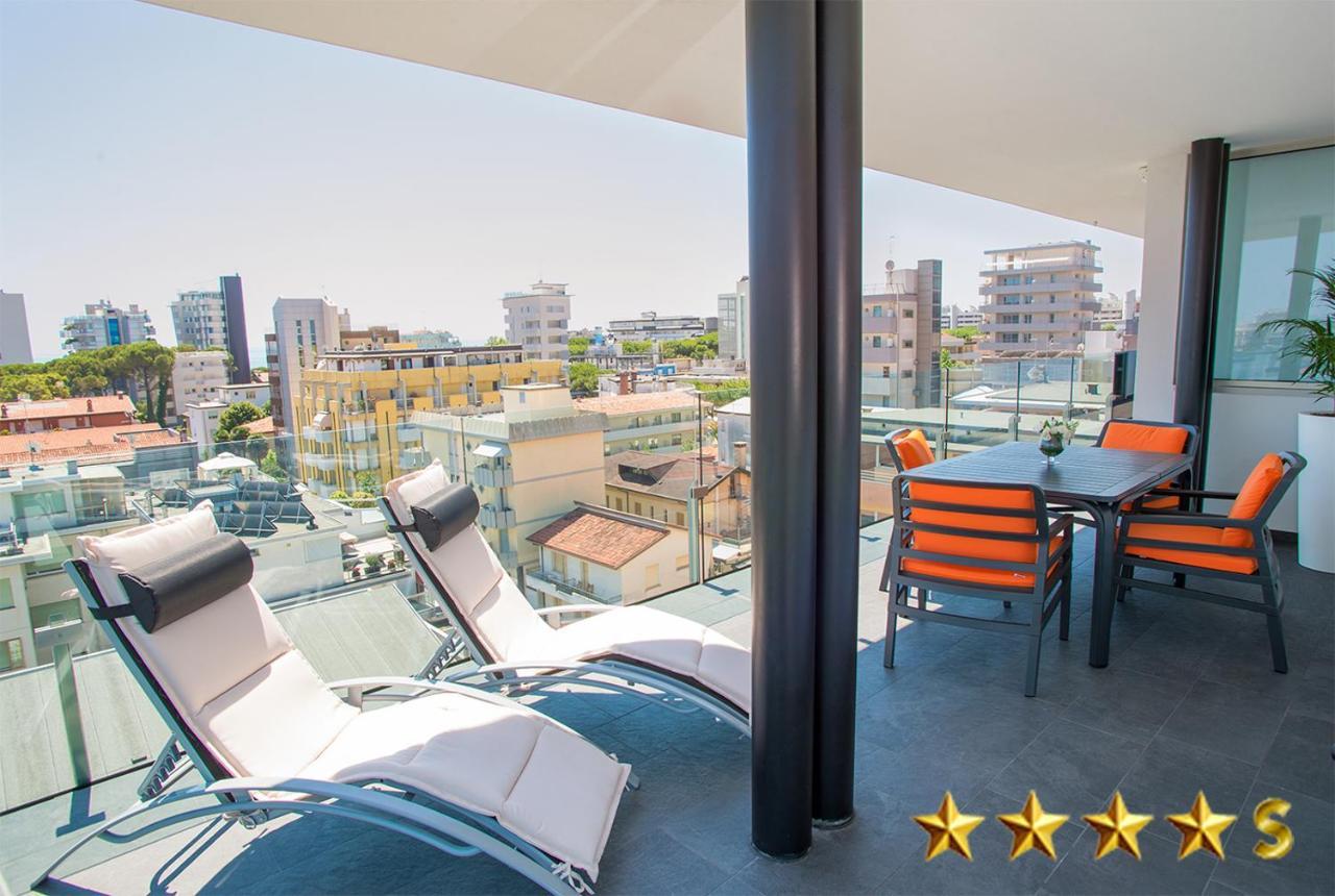 Hotel Rossini 4S Линяно Сабиадоро Екстериор снимка