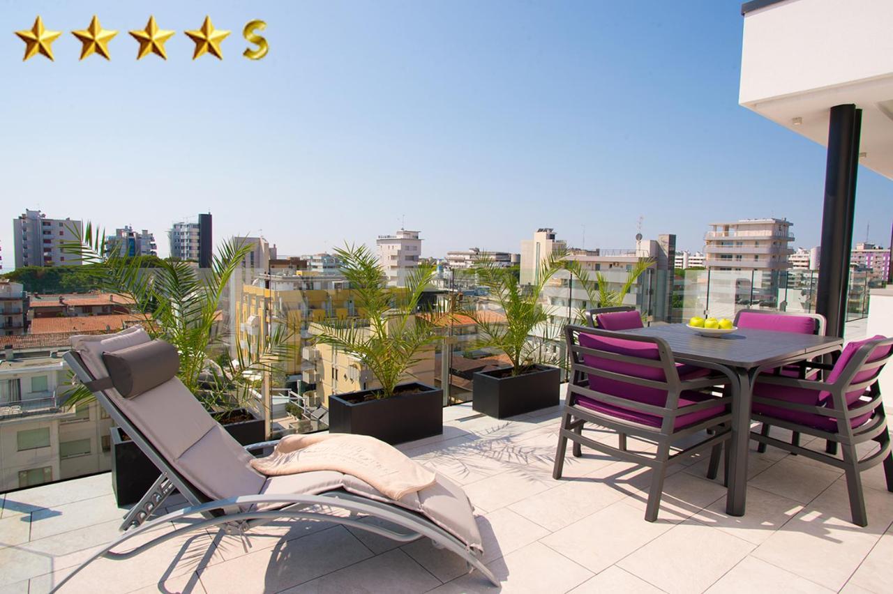 Hotel Rossini 4S Линяно Сабиадоро Екстериор снимка