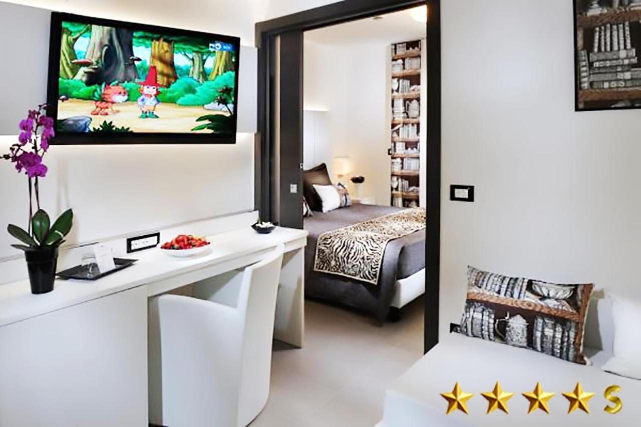 Hotel Rossini 4S Линяно Сабиадоро Екстериор снимка